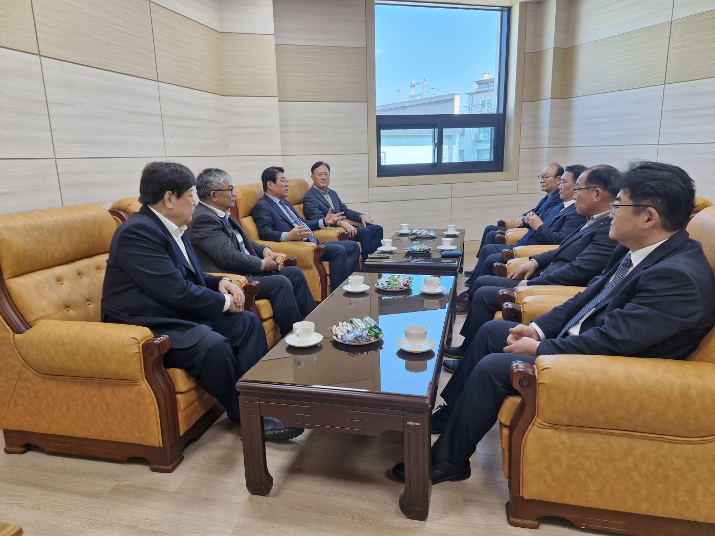 ��������